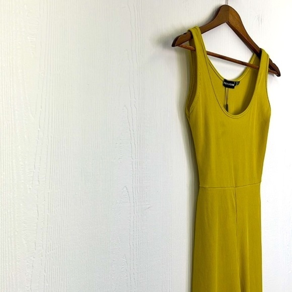 PrettyLittleThing-NWT Shape Dark Lime Ribbed Scoop Neck Sleeveless Jumpsuit SZ 2 - Picture 3 of 9